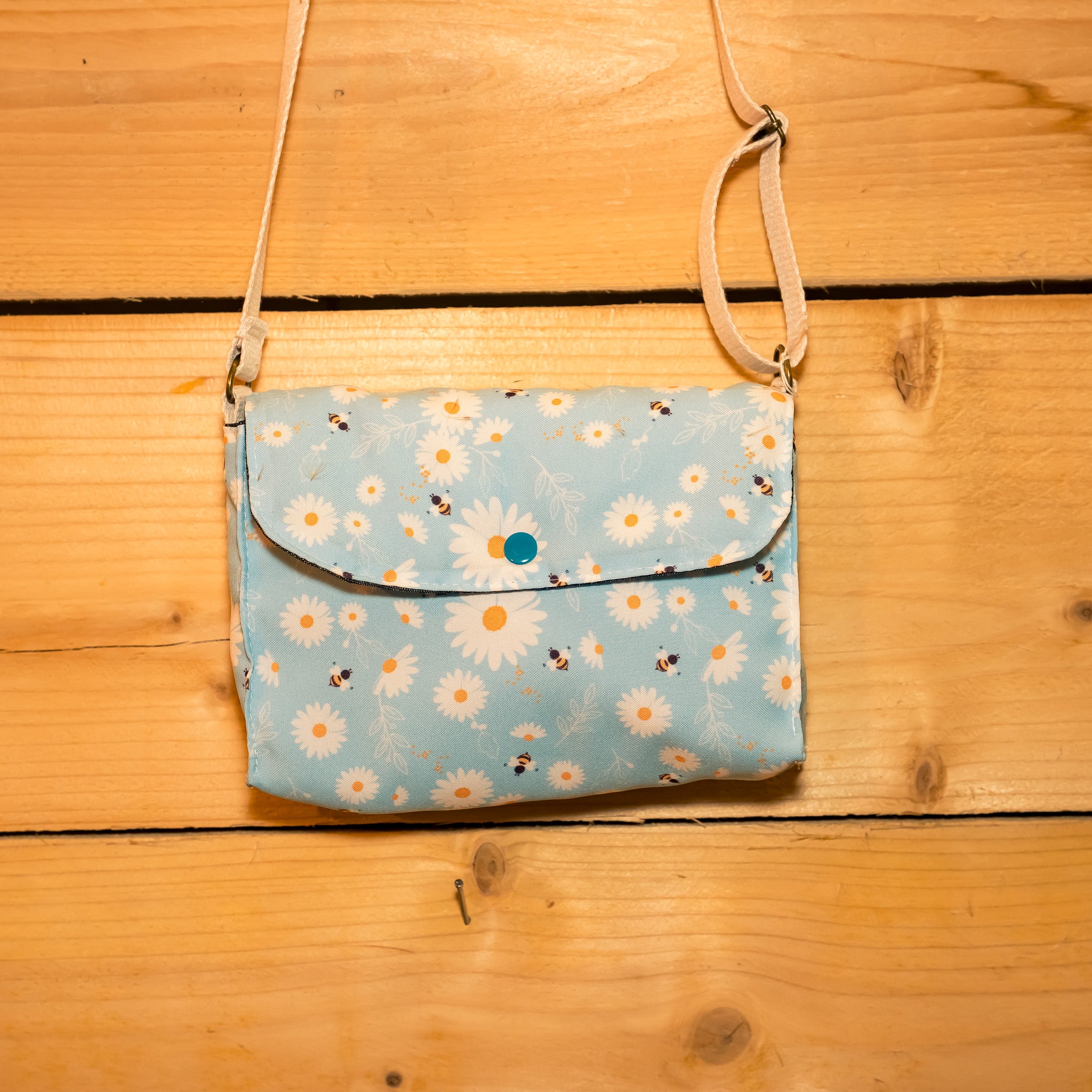 Sac bandoulière en tissu bleu Marguerite et Abeilles