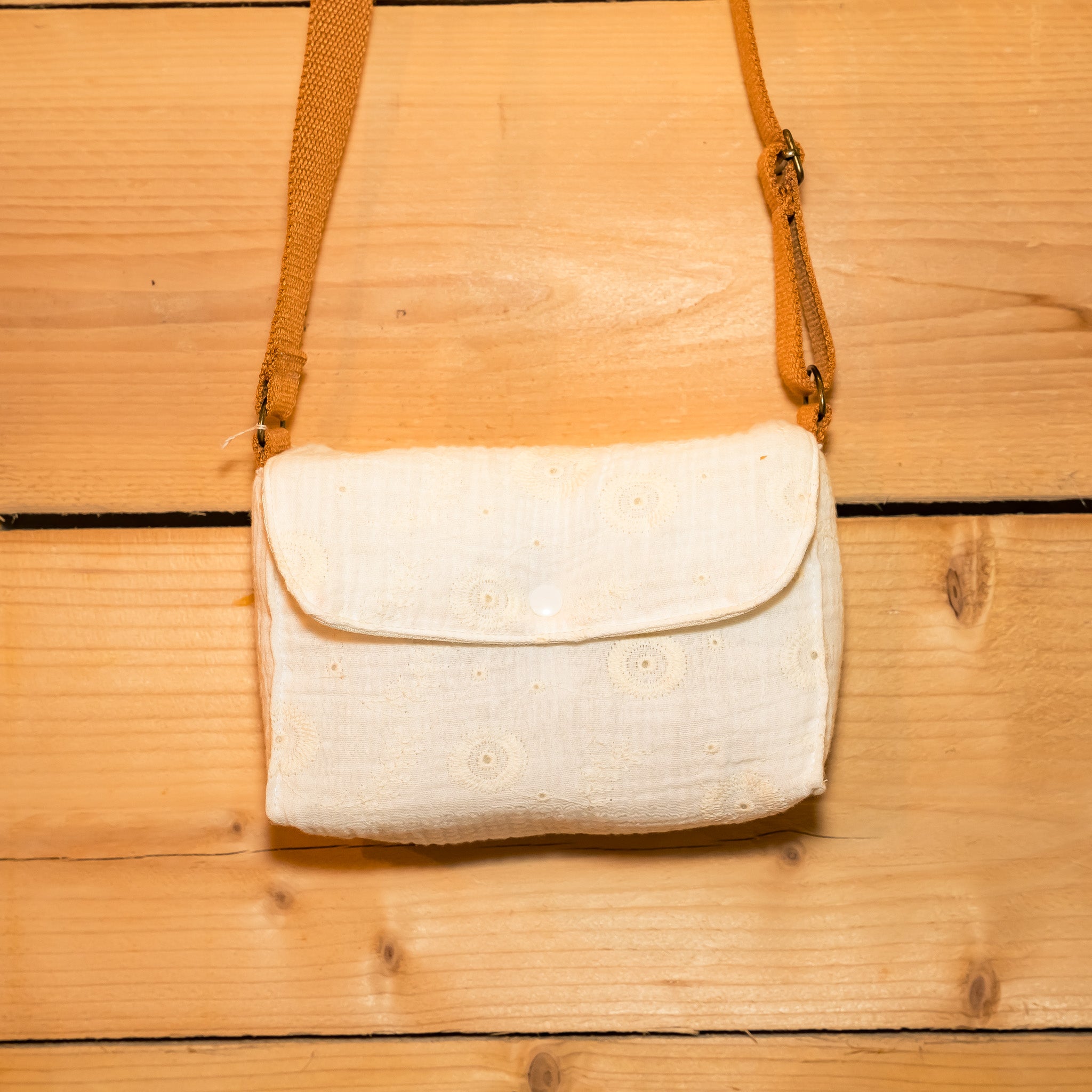 Sac bandoulière en tissu Broderie Blanche