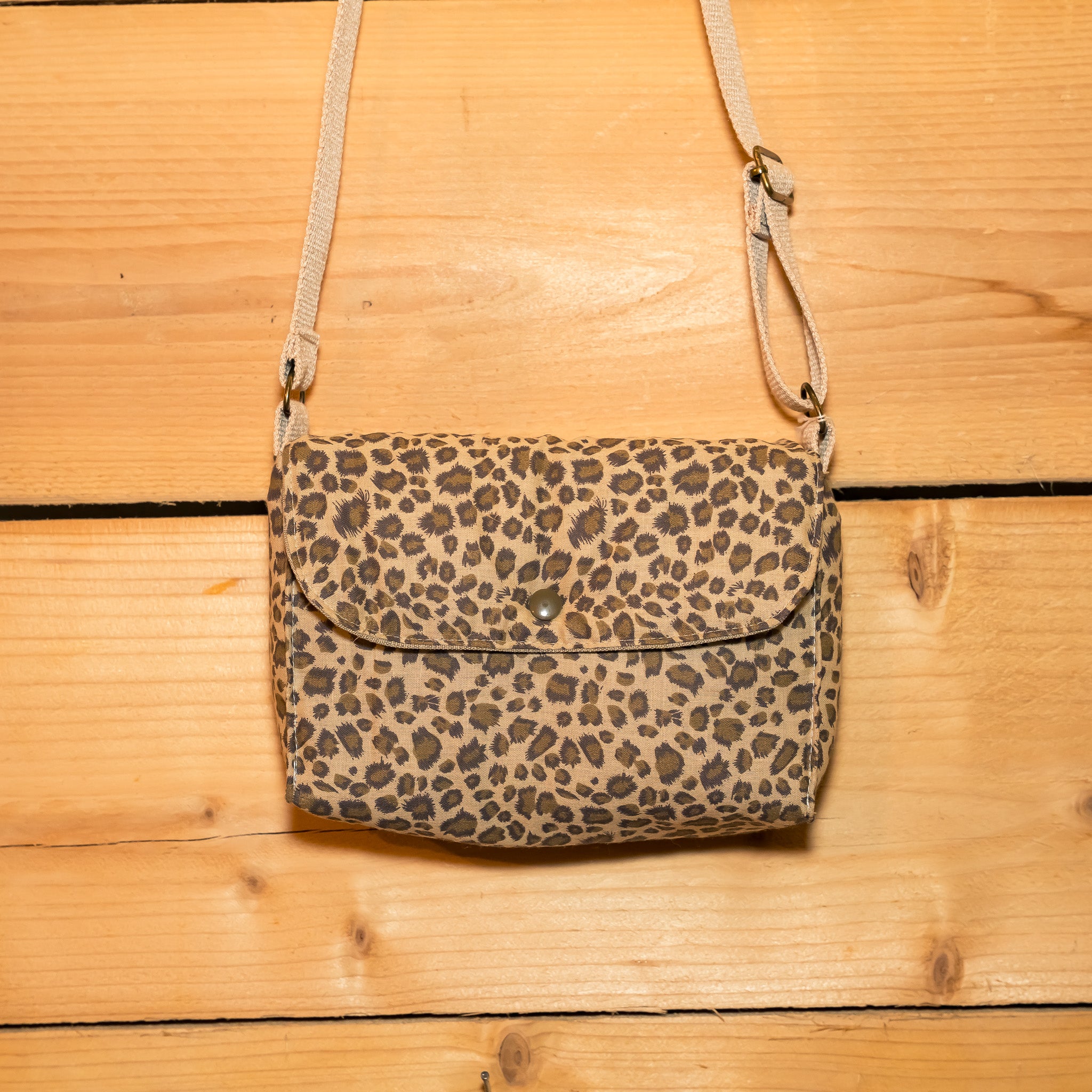 Sac bandoulière en Tissu Léopard et beige