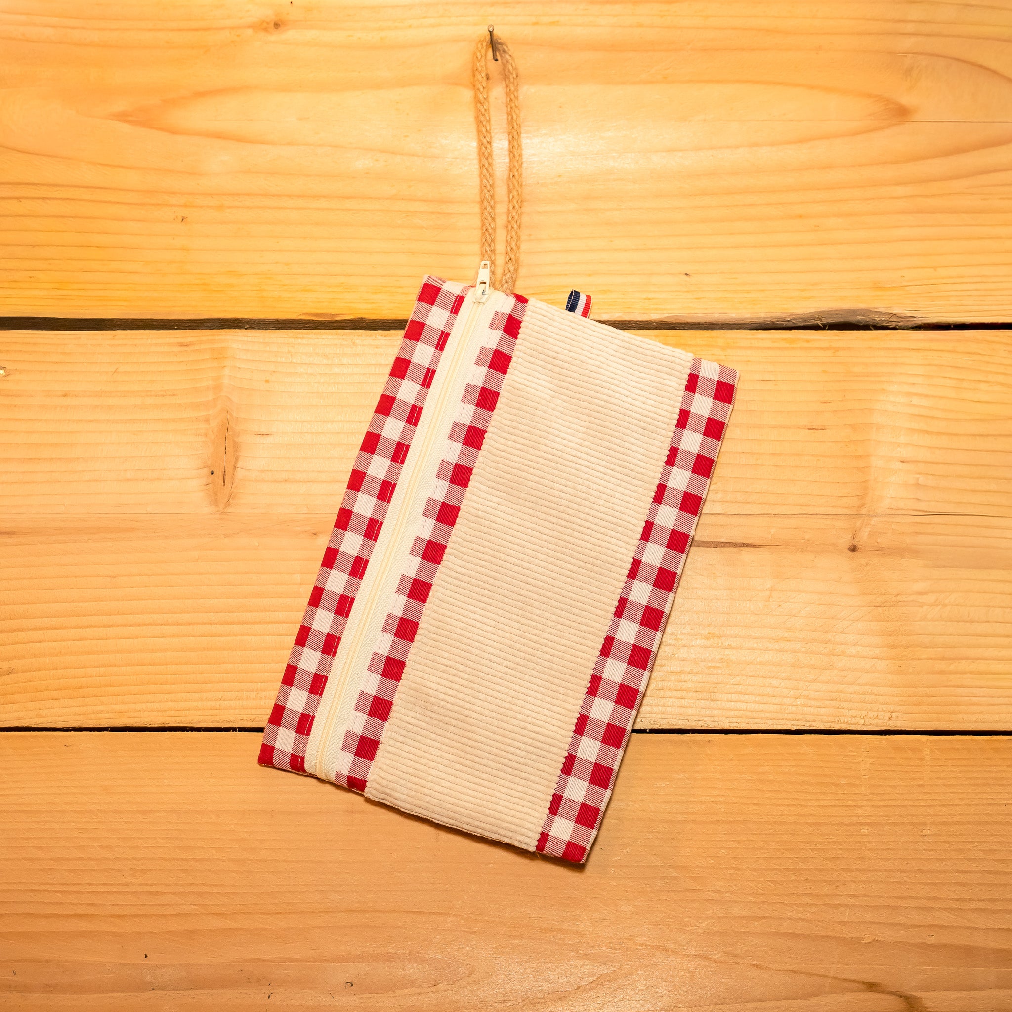 Pochette Plate Tissu Vichy rouge et blanc / Velours beige