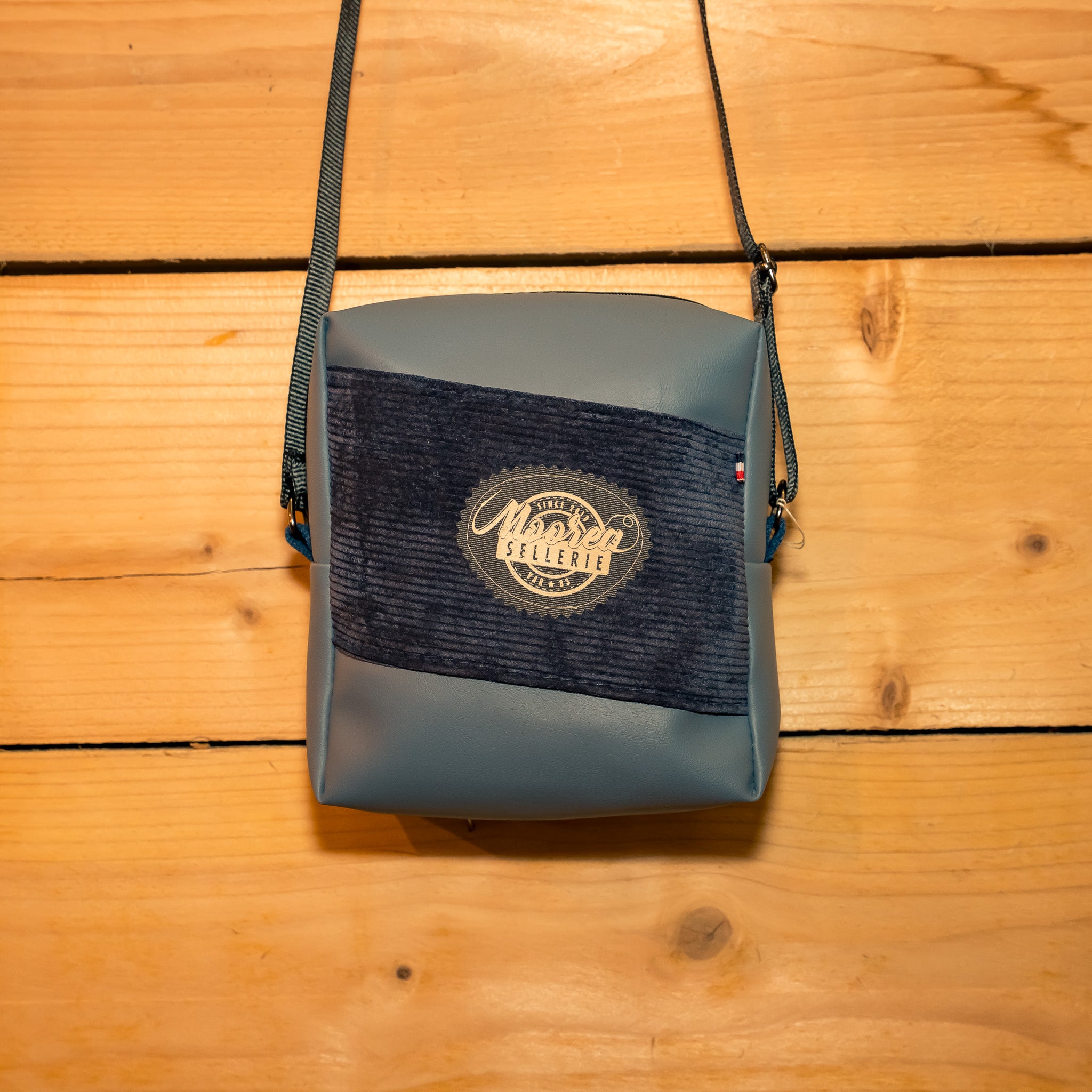 Sacoche bandoulière simili bleu / velours bleu marine