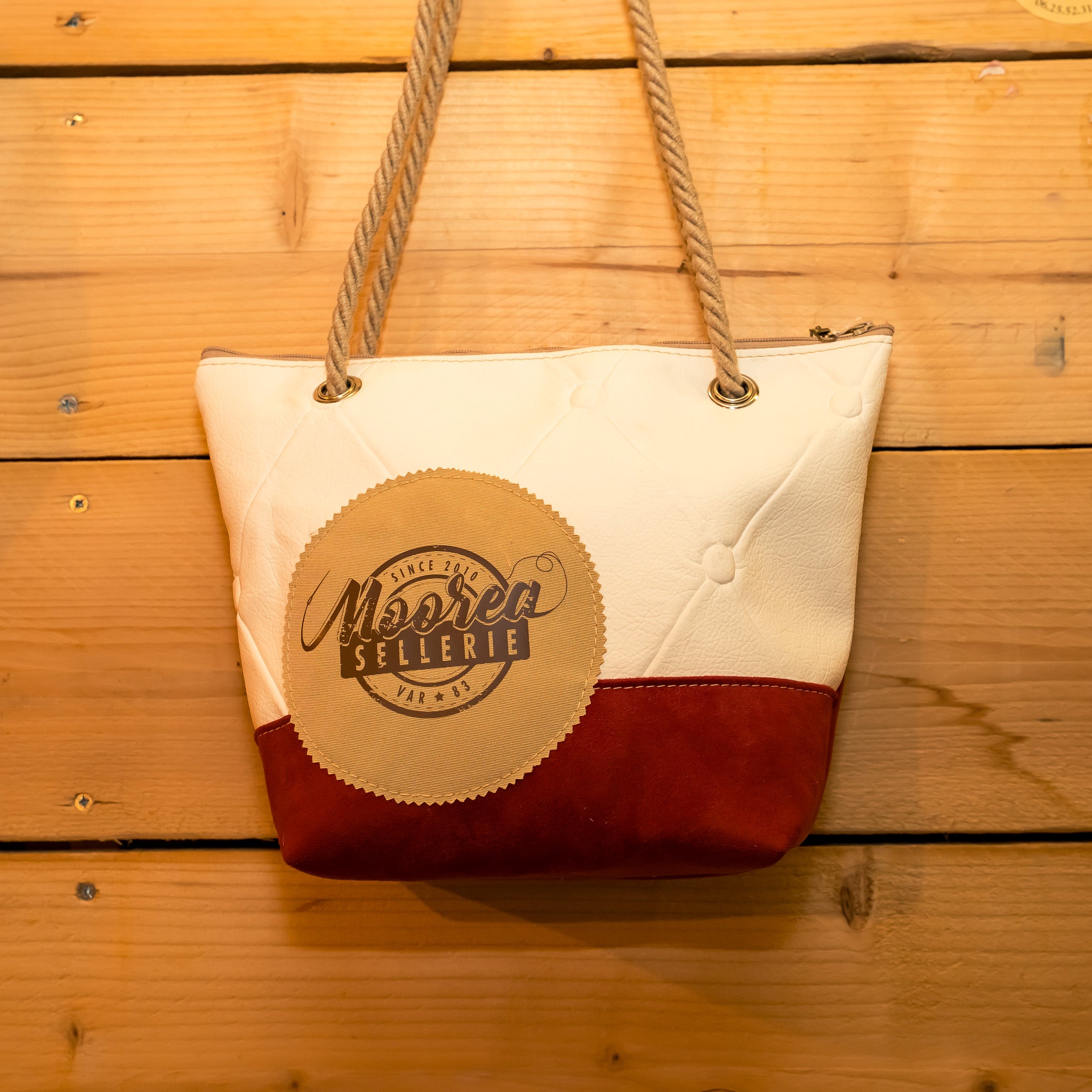 Sac trapézoïdal bandoulière à corde Suédine bordeaux