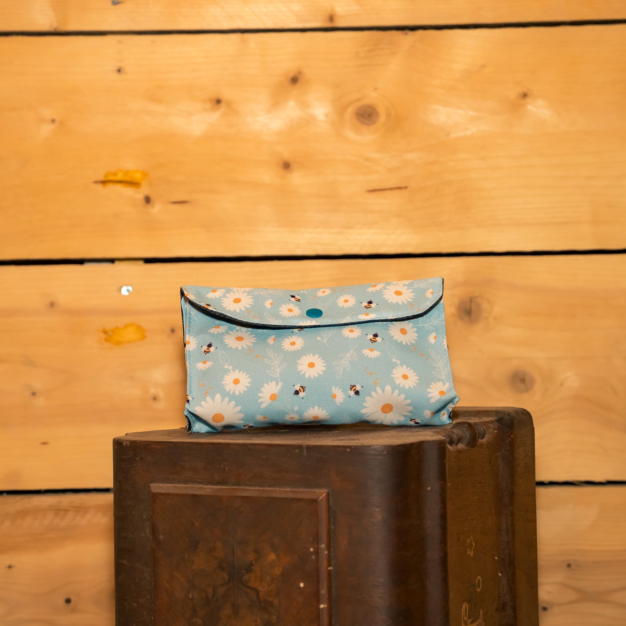 Pochette Portefeuille Tissu Bleu Marguerites et Abeilles