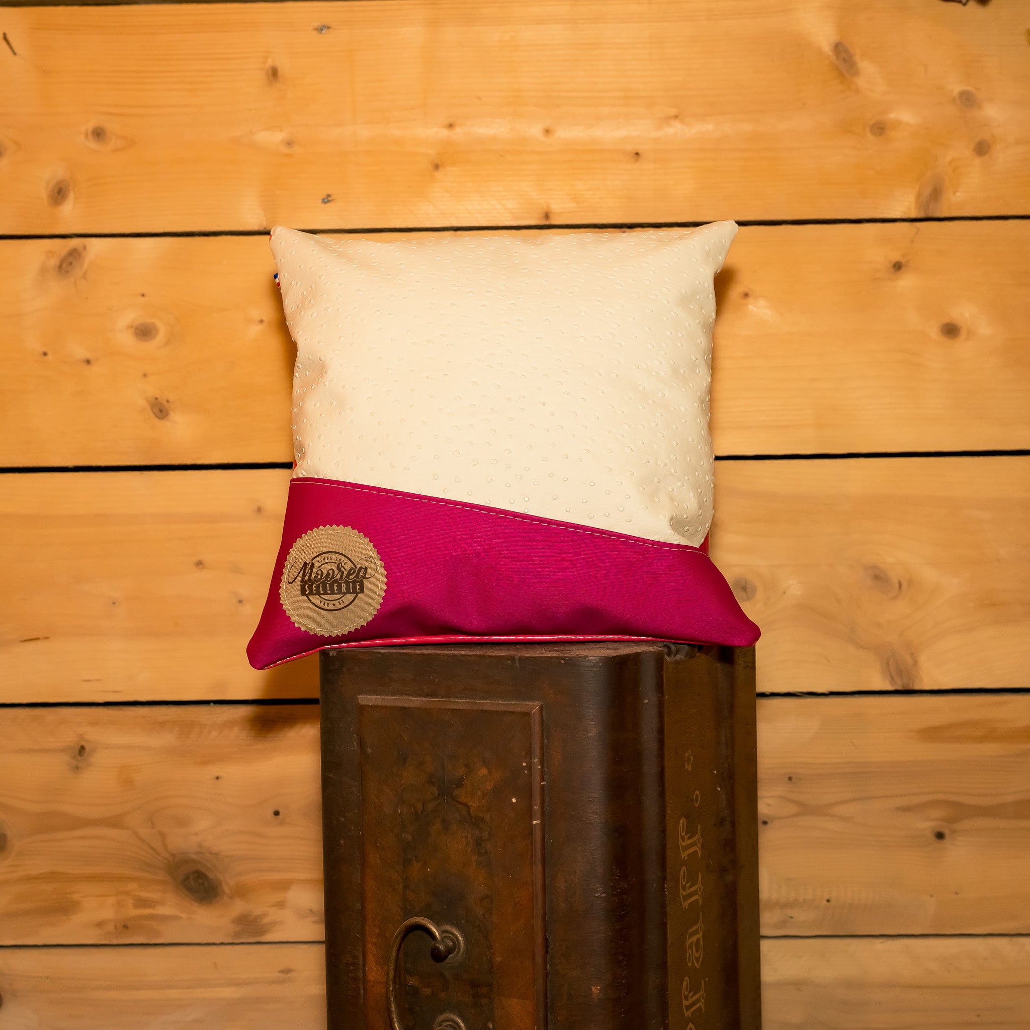 Coussin décoratif Simili Autruche Blanc / Simili Fuschia