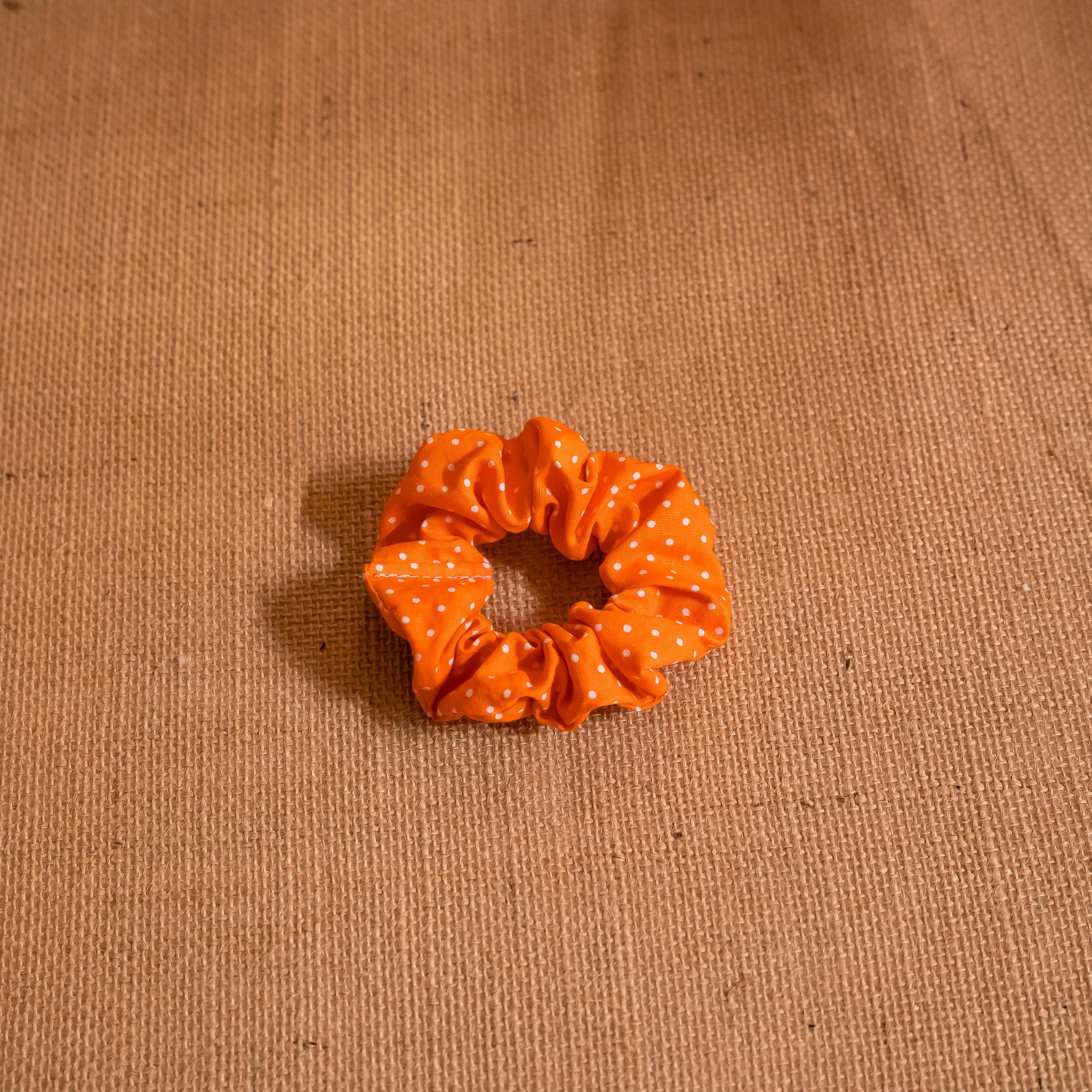 Petit chouchou tissu vintage orange à pois