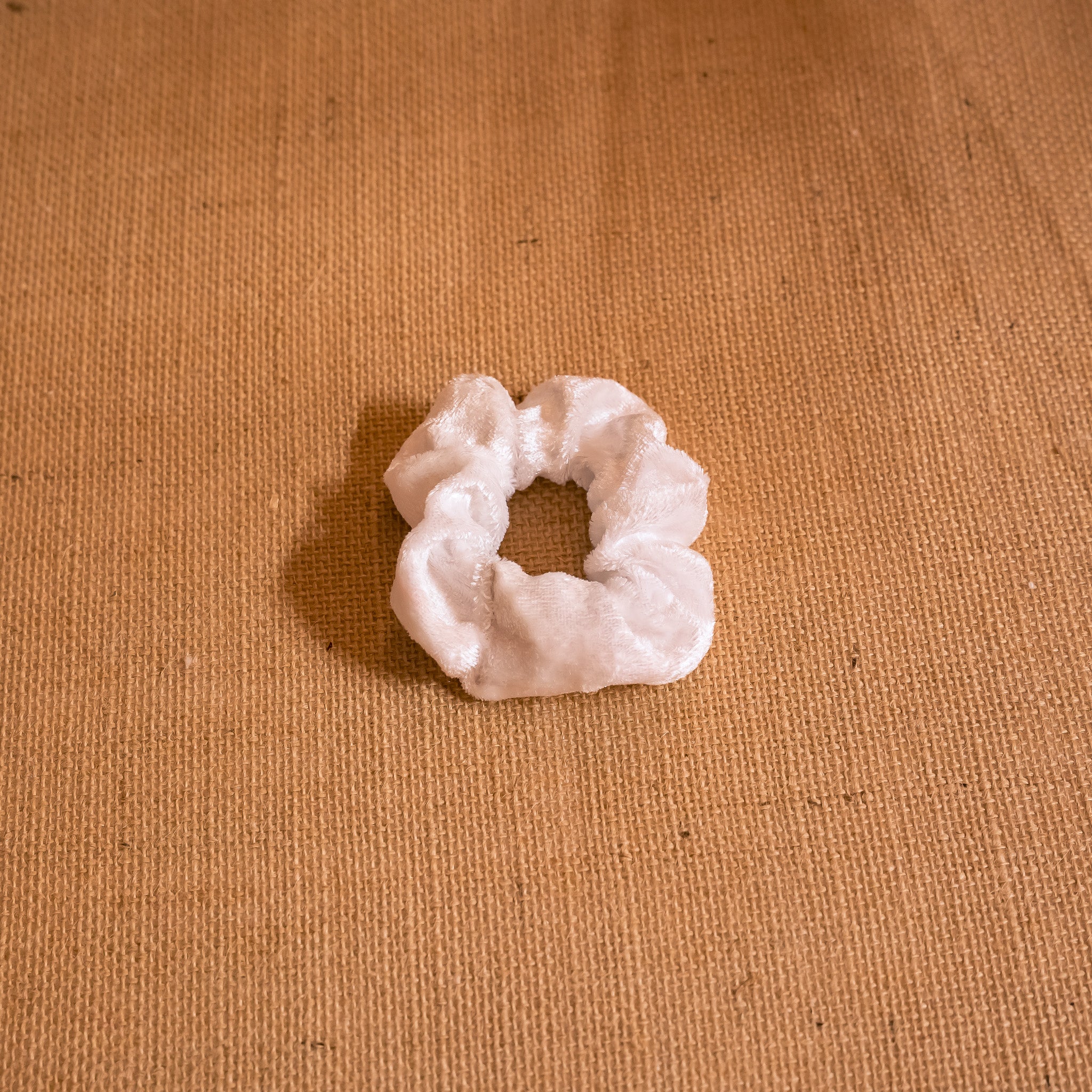 Petit chouchou velours blanc