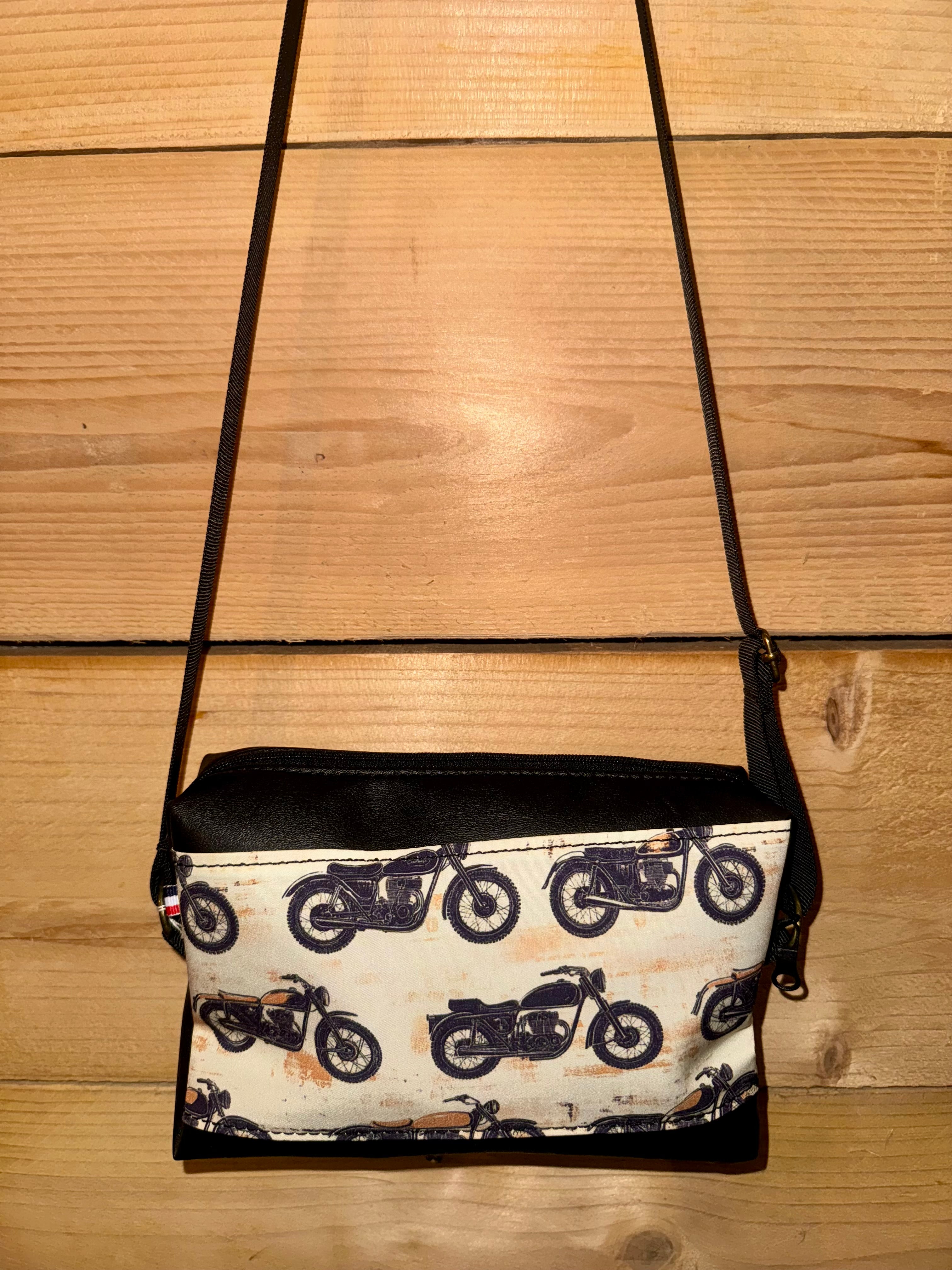 Sac bandoulière simili noir / tissu moto