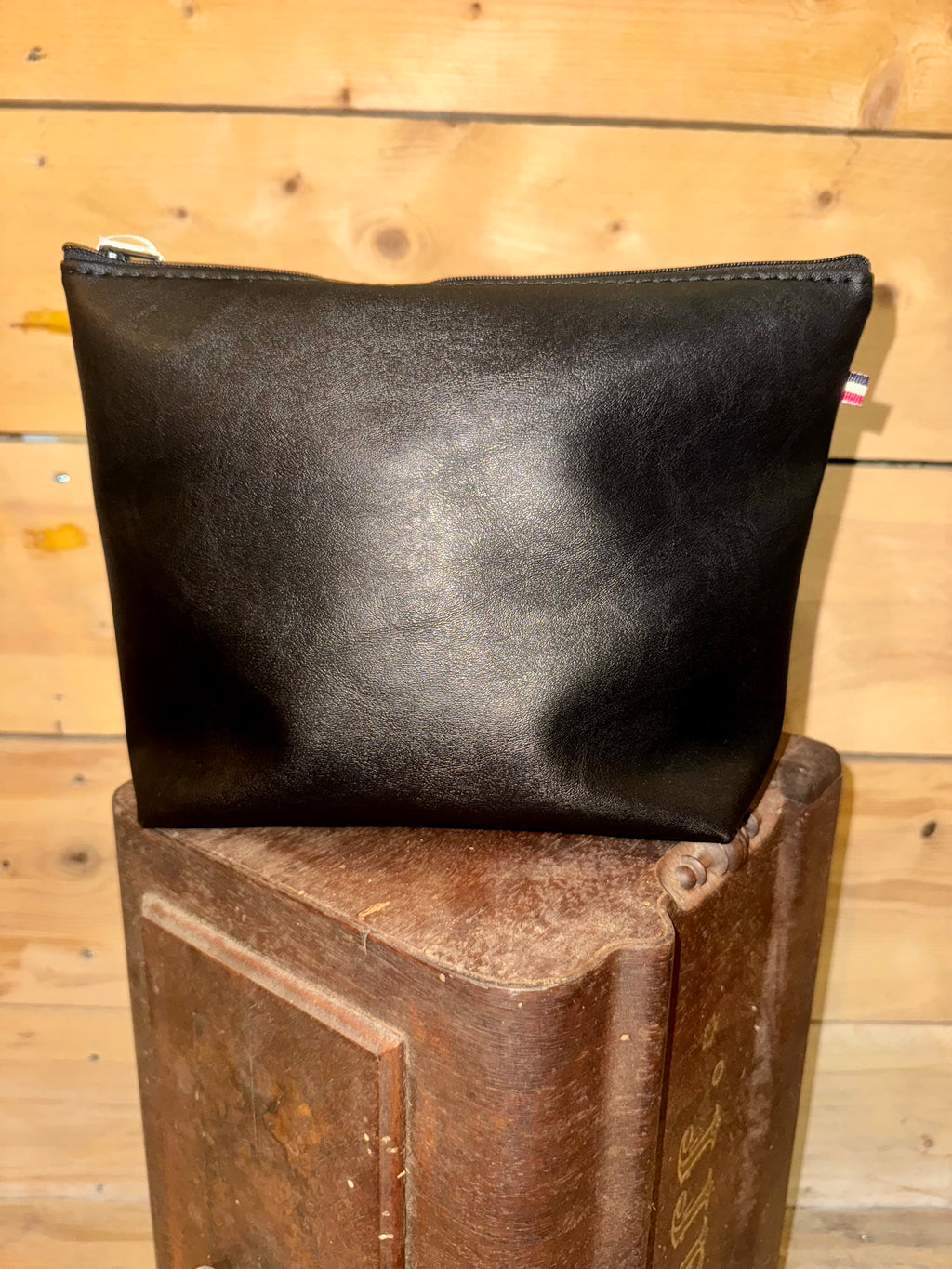 Trousse de toilette trapèze Femme - Capiton black & white